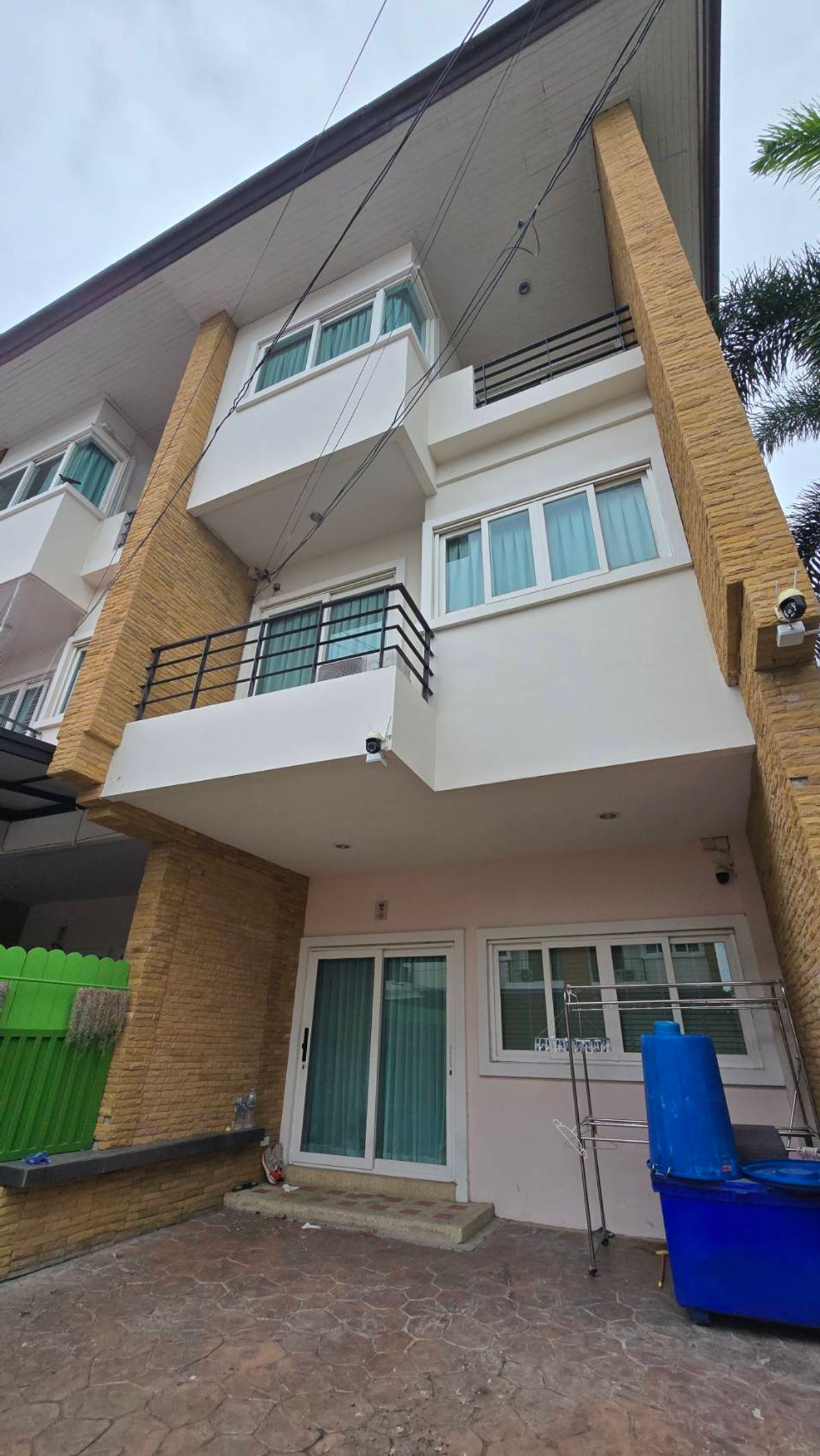 ขายทาวน์โฮมบางนา แบริ่ง ลาซาล : หมู่บ้านสิตานัน สุวรรณภูมิ ทาวน์โฮม 3 ชั้น หลังมุม  จำนวนชั้น 3 ชั้น  ขนาด 47.6 ตารางวา