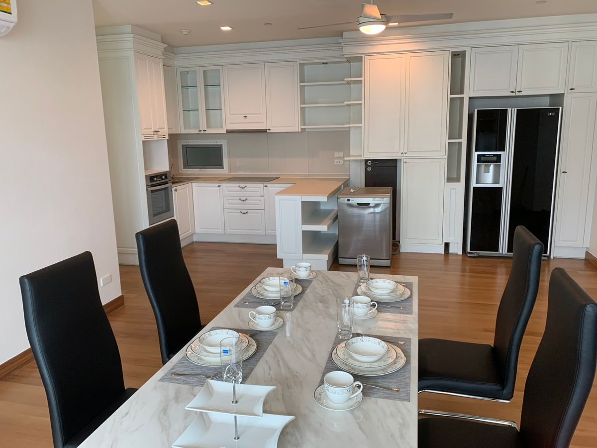 For RentCondoSukhumvit, Asoke, Thonglor : Condo for rent, Ivy, Thonglor 186 square meters, 4 bedrooms, furniture and electrical appliances.