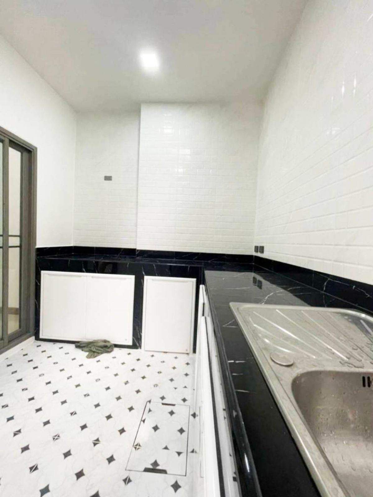 For RentHome OfficeChaengwatana, Muangthong : Rental of Townhom Phatthara Motown 3, 4 bedrooms, 3 bathrooms, near Central Chaengwattana