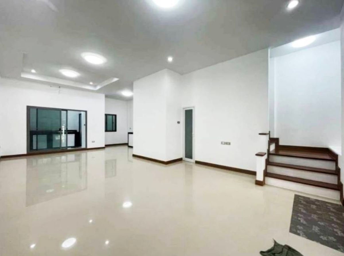 For RentHome OfficeChaengwatana, Muangthong : Rental of Townhom Phatthara Motown 3, 4 bedrooms, 3 bathrooms, near Central Chaengwattana