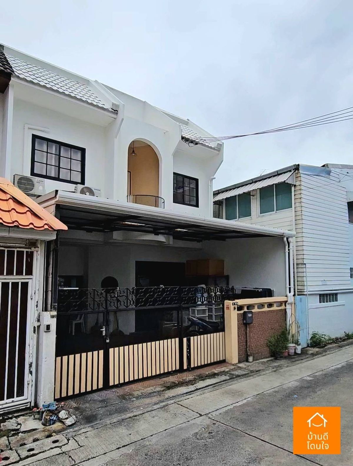 ขายทาวน์โฮมสะพานควาย จตุจักร : ราคาถูกที่สุด ทาวน์เฮ้าส์ 2 ชั้น หลังมุม (28.3 ตร.ว.) ซอย อินทามะระ 3 (BTS สะพานควาย)