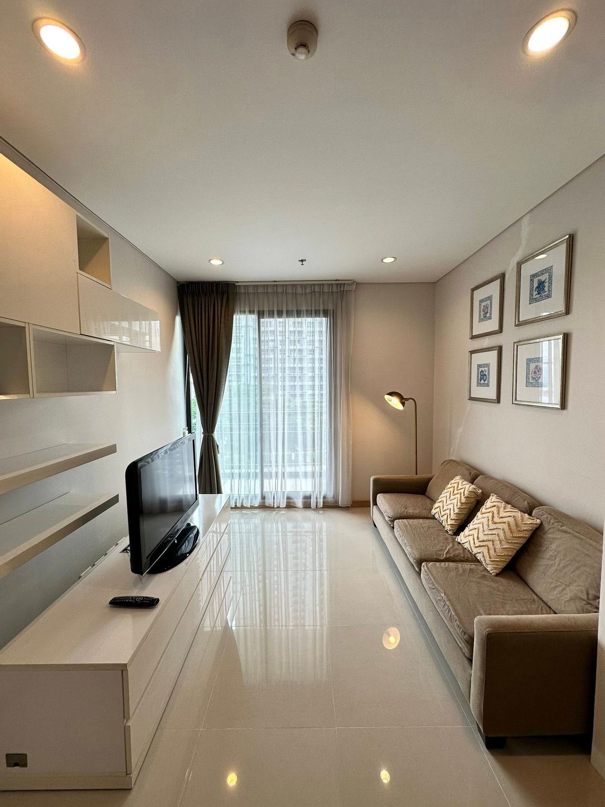 ให้เช่าคอนโดพระราม 9 เพชรบุรีตัดใหม่ RCA : ปล่อยเช่า Villa Asoke ราคา 25,000 บาท
