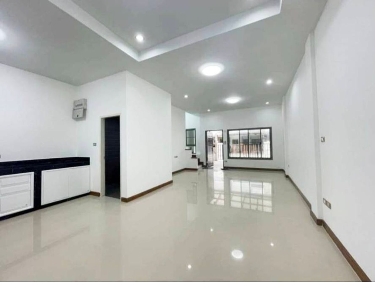 For RentHome OfficeChaengwatana, Muangthong : Rental of Townhom Phatthara Motown 3, 4 bedrooms, 3 bathrooms, near Central Chaengwattana