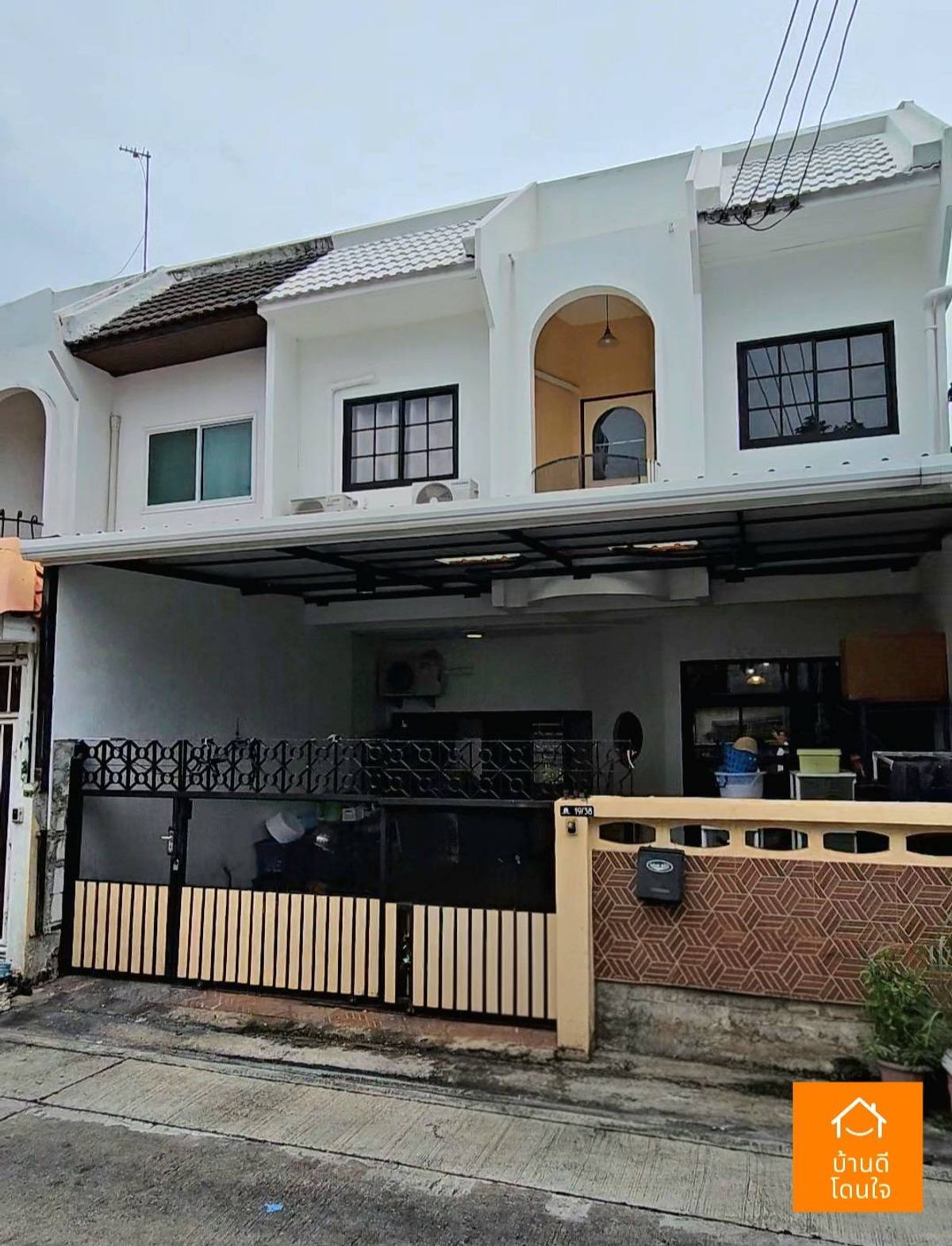ขายทาวน์โฮมสะพานควาย จตุจักร : ราคาถูกที่สุด ทาวน์เฮ้าส์ 2 ชั้น หลังมุม (28.3 ตร.ว.) ซอย อินทามะระ 3 (BTS สะพานควาย)