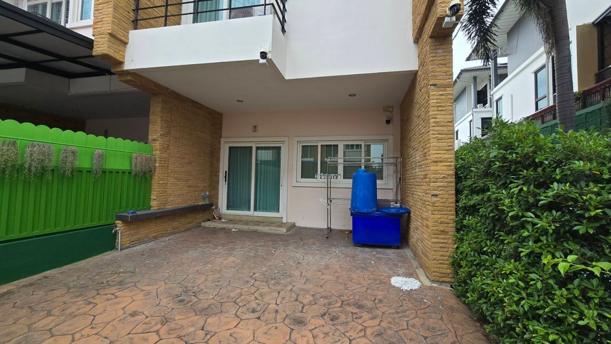 ขายทาวน์โฮมลาดกระบัง สุวรรณภูมิ : หมู่บ้านสิตานัน สุวรรณภูมิ ทาวน์โฮม 3 ชั้น หลังมุม  จำนวนชั้น 3 ชั้น  ขนาด 47.6 ตารางวา