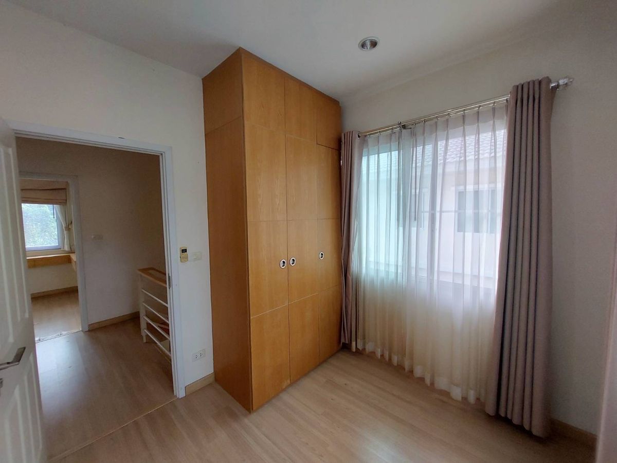 ขายบ้านศรีราชา แหลมฉบัง บ้านบึง : บ้านเดี่ยว ศรีราชา ทำเลดี สังคมคุณภาพ ขนาด66.2 ตรว หลังมุม ราคาต่ำกว่าตลาด 30%  ซื้ออยู่เองหรือปล่อยเช่าก็คุ้ม ใกล้เจพาร์ค