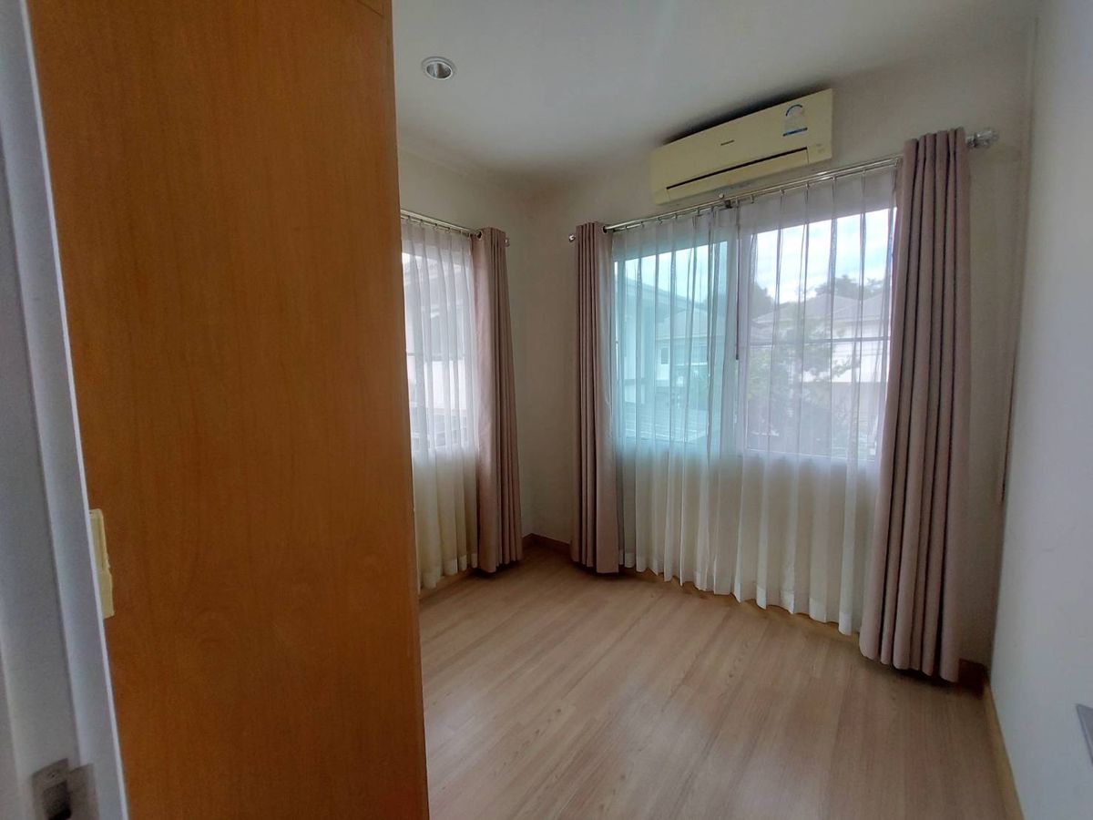 ขายบ้านศรีราชา แหลมฉบัง บ้านบึง : บ้านเดี่ยว ศรีราชา ทำเลดี สังคมคุณภาพ ขนาด66.2 ตรว หลังมุม ราคาต่ำกว่าตลาด 30%  ซื้ออยู่เองหรือปล่อยเช่าก็คุ้ม ใกล้เจพาร์ค