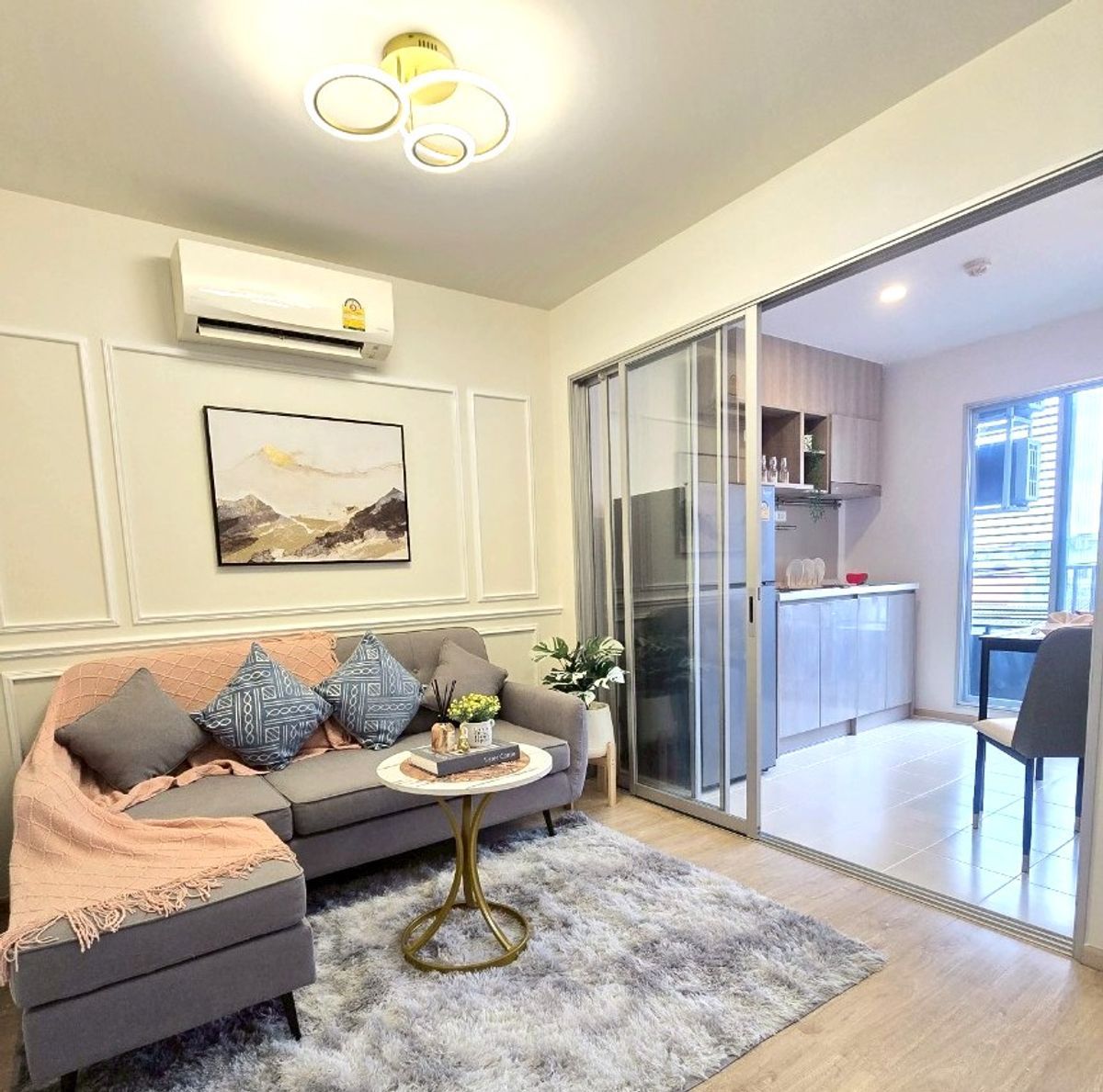 For SaleCondoKasetsart, Ratchayothin : Beautiful furniture room, good price !!
