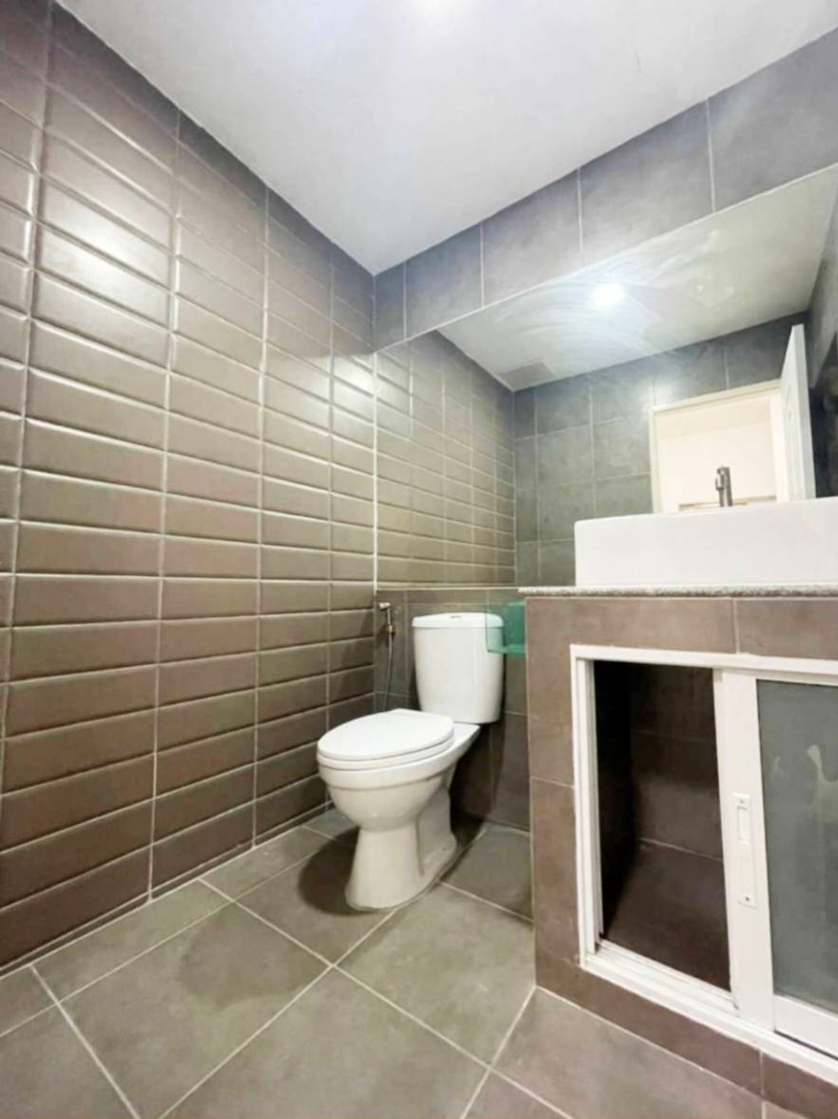 For RentHome OfficeChaengwatana, Muangthong : Rental of Townhom Phatthara Motown 3, 4 bedrooms, 3 bathrooms, near Central Chaengwattana