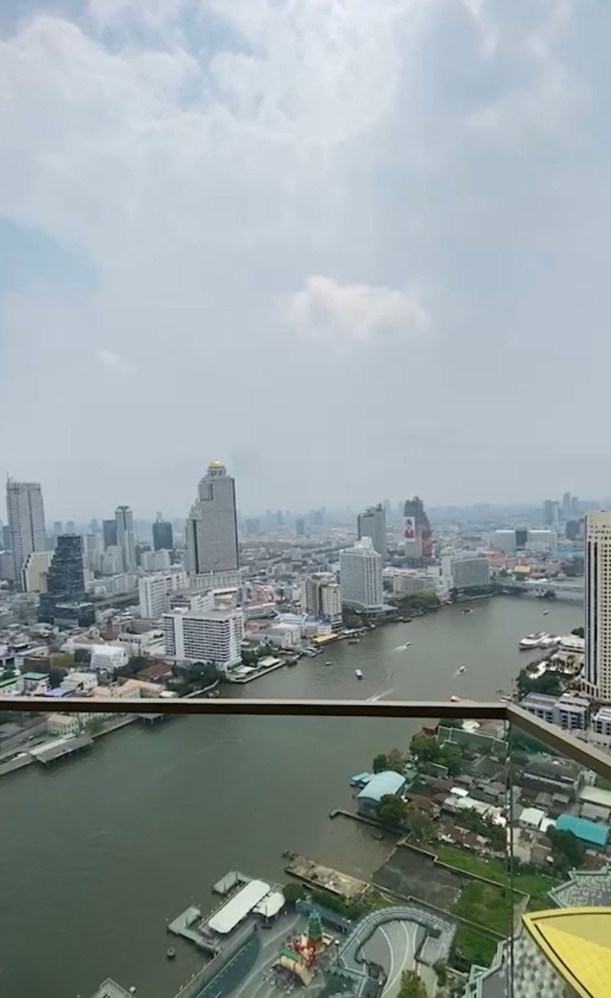ขายคอนโดวงเวียนใหญ่ เจริญนคร : Rare Deal | River View 1BR at Magnolia ICONSIAM – High Floor, Best Price | 065-821-7402