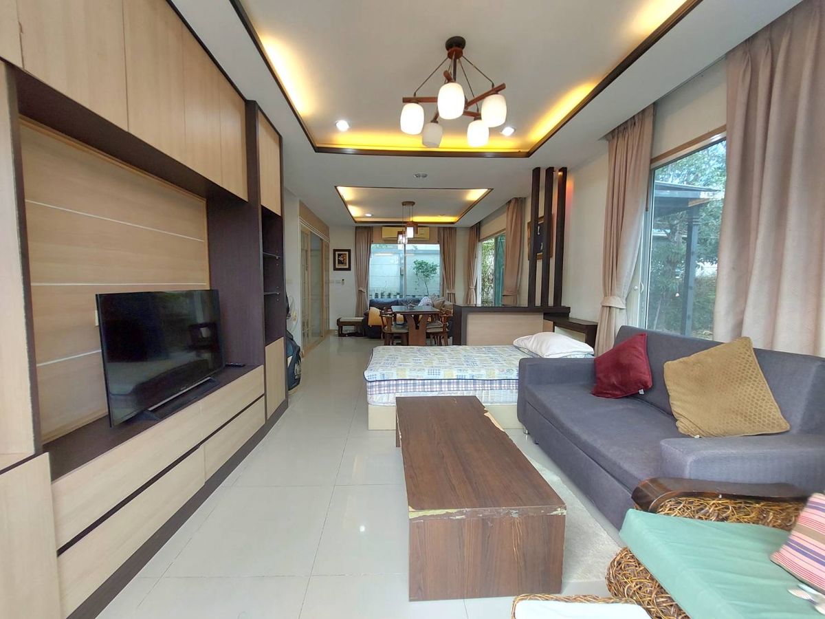 ขายบ้านศรีราชา แหลมฉบัง บ้านบึง : บ้านเดี่ยว ศรีราชา ทำเลดี สังคมคุณภาพ ขนาด66.2 ตรว หลังมุม ราคาต่ำกว่าตลาด 30%  ซื้ออยู่เองหรือปล่อยเช่าก็คุ้ม ใกล้เจพาร์ค