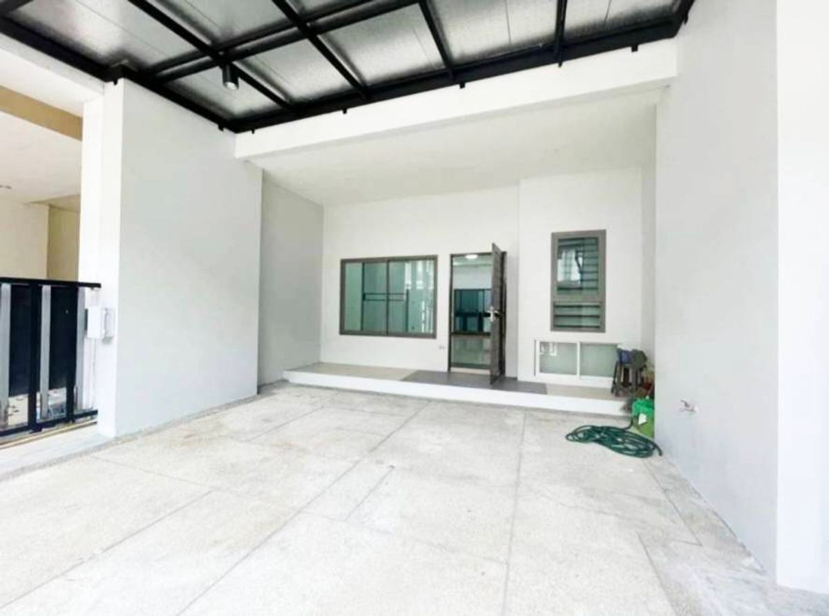 For RentHome OfficeChaengwatana, Muangthong : Rental of Townhom Phatthara Motown 3, 4 bedrooms, 3 bathrooms, near Central Chaengwattana