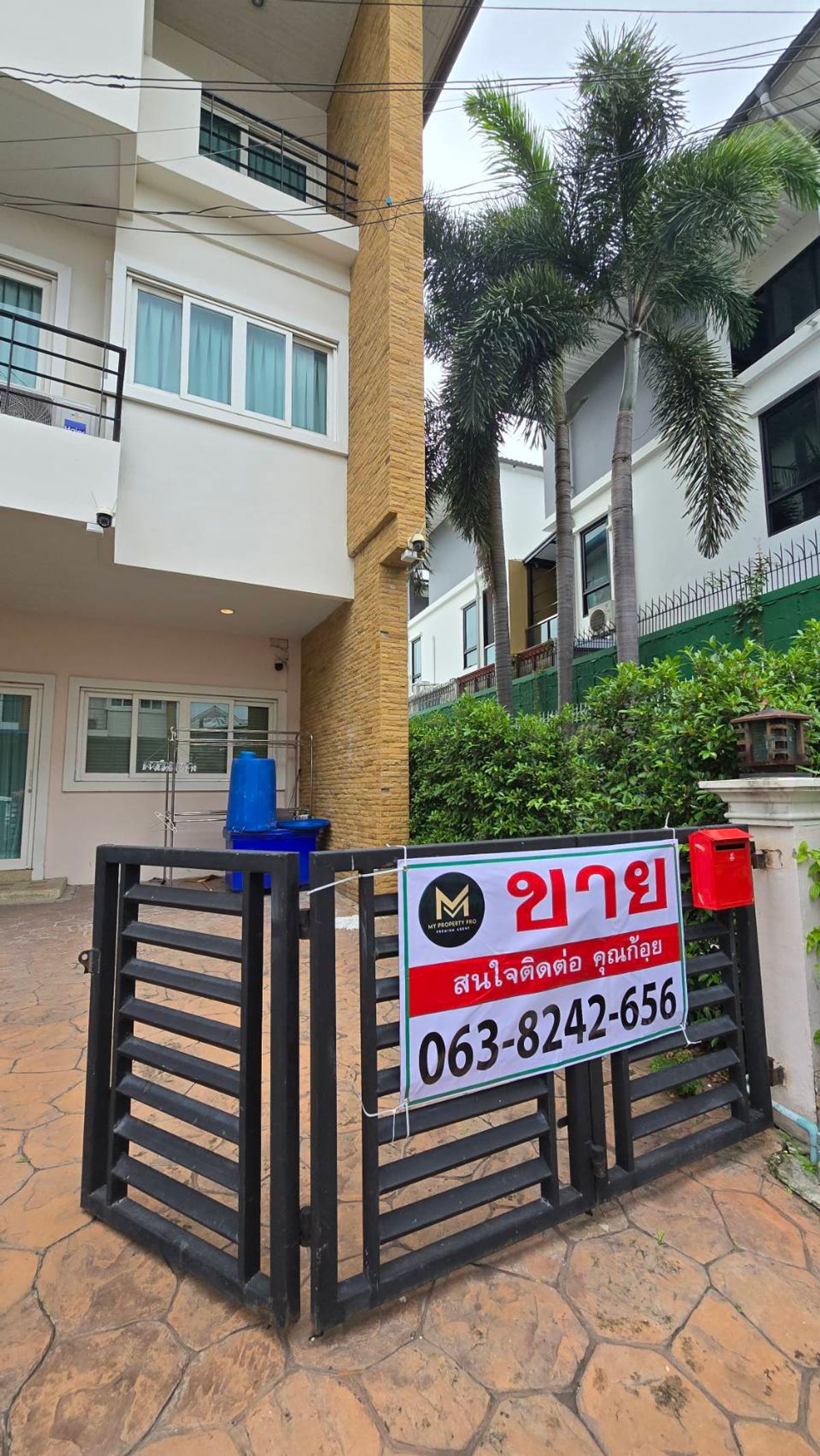 ขายทาวน์โฮมลาดกระบัง สุวรรณภูมิ : หมู่บ้านสิตานัน สุวรรณภูมิ ทาวน์โฮม 3 ชั้น หลังมุม  จำนวนชั้น 3 ชั้น  ขนาด 47.6 ตารางวา