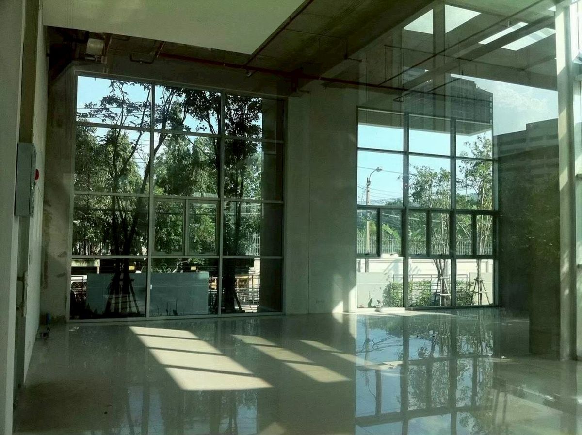 ขายคอนโดวงเวียนใหญ่ เจริญนคร : ST103 ขายคอนโด วิลล่า สาทร (Villa Sathorn) ห้องชุดพาณิชยกรรม 131.6 ตร.ม. ชั้นล่าง ติด BTS กรุงธนบุรี – เหมาะสำหรับทำสำนักงาน