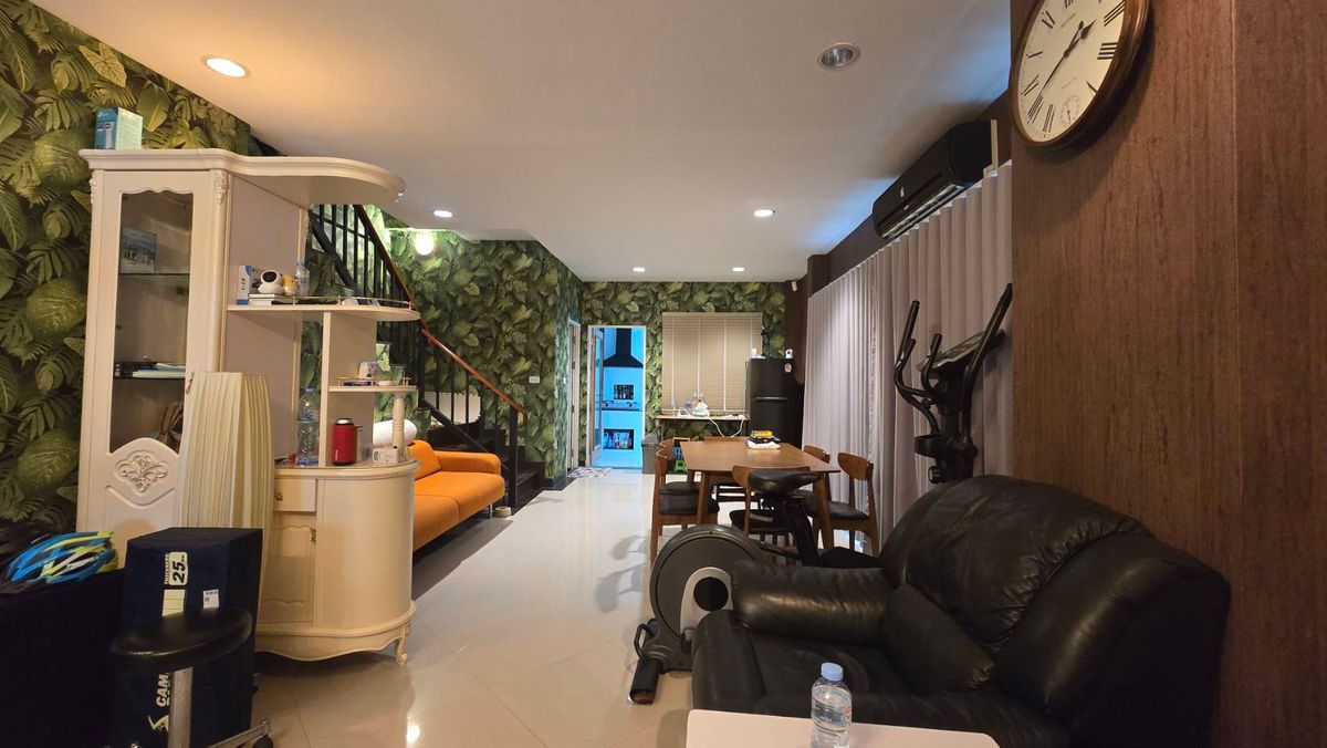 ขายทาวน์โฮมลาดกระบัง สุวรรณภูมิ : หมู่บ้านสิตานัน สุวรรณภูมิ ทาวน์โฮม 3 ชั้น หลังมุม  จำนวนชั้น 3 ชั้น  ขนาด 47.6 ตารางวา