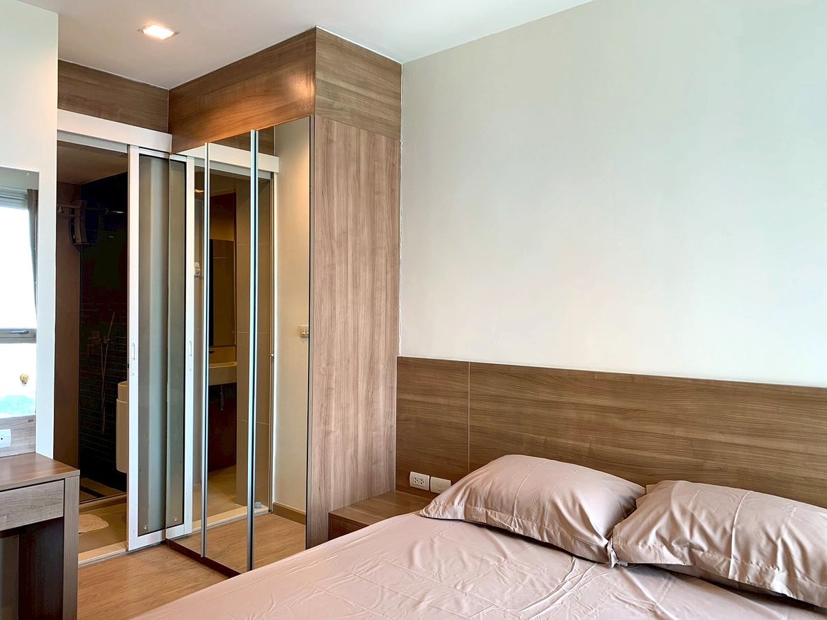 For SaleCondoSathorn, Narathiwat : Sale 1 Bedroom 23rd floor Rhythm Sathorn, City view, close to BTS Taksin