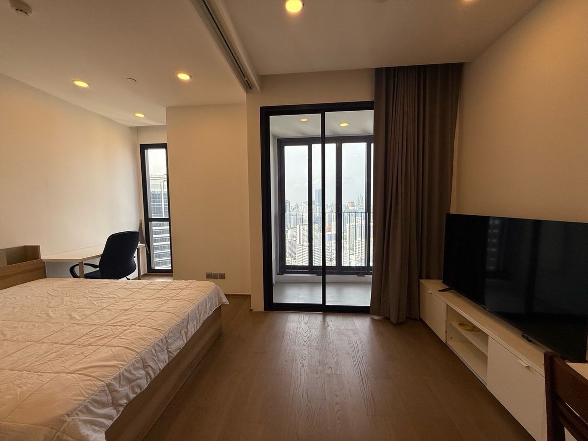 ให้เช่าคอนโดสยาม จุฬา สามย่าน : 📍For Rent!! Ashton Chula - Silom💥Best Deal in This Room Size!! Only 26,000฿ / month 💥(This is the lowest price for this layout!)🛋 1 bedroom | 34 sq.m. | Great Floor & View📞 Contact: Aomam (Agent) Tel / Line ID: 095-587-1692 WhatsApp: +66 95 587 1692