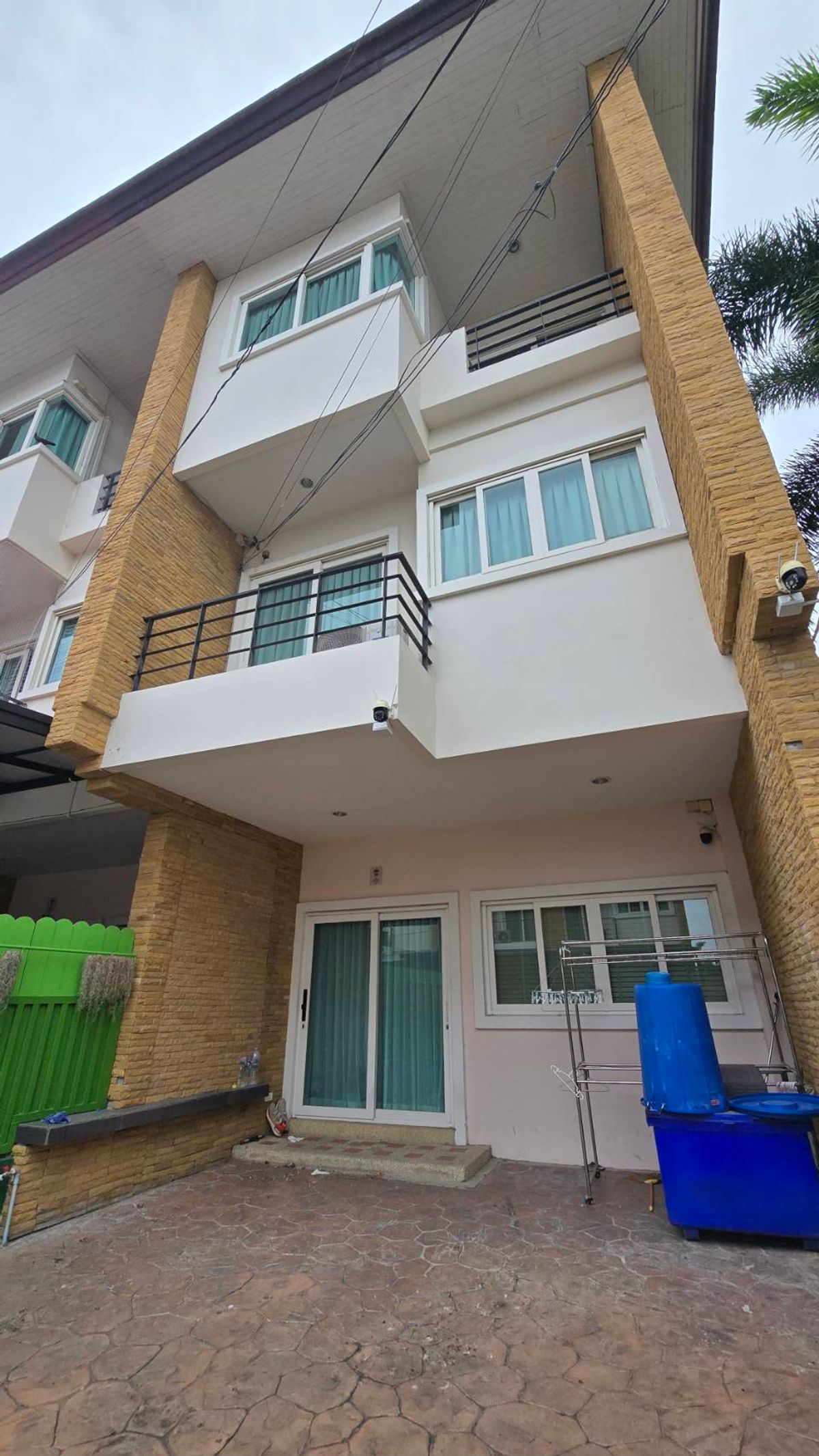 ขายทาวน์โฮมลาดกระบัง สุวรรณภูมิ : หมู่บ้านสิตานัน สุวรรณภูมิ ทาวน์โฮม 3 ชั้น หลังมุม  จำนวนชั้น 3 ชั้น  ขนาด 47.6 ตารางวา