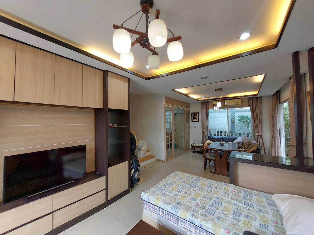 ขายบ้านศรีราชา แหลมฉบัง บ้านบึง : บ้านเดี่ยว ศรีราชา ทำเลดี สังคมคุณภาพ ขนาด66.2 ตรว หลังมุม ราคาต่ำกว่าตลาด 30%  ซื้ออยู่เองหรือปล่อยเช่าก็คุ้ม ใกล้เจพาร์ค