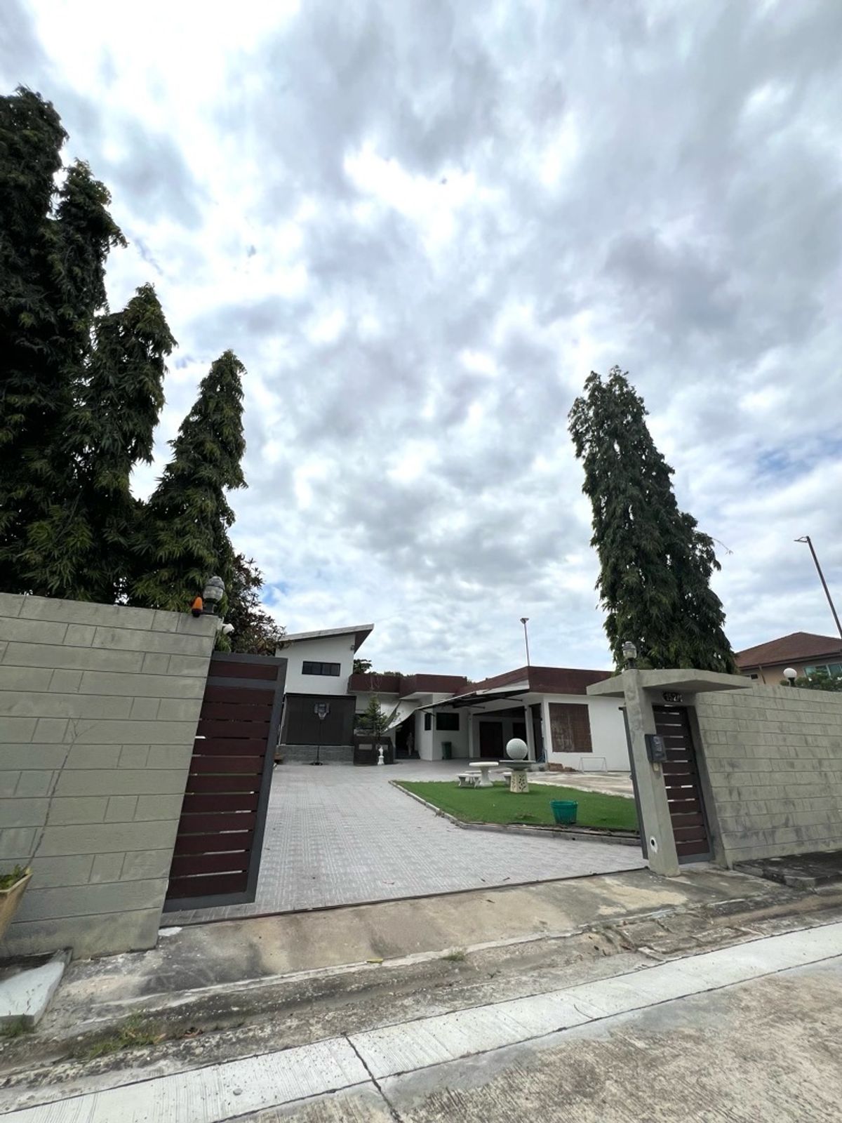 ขายบ้านบางแค เพชรเกษม : 🏡 ขายบ้านเดี่ยว 2 ชั้น พื้นที่กว้างมาก ซอยเพชรเกษม 64 ใกล้รถไฟฟ้า