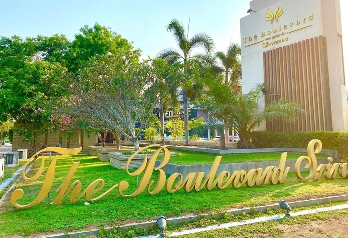 บ้านศรีราชา แหลมฉบัง บ้านบึง : ขาย และให้เช่า บ้านเดี่ยว 2 ชั้น หมู่บ้านเดอะบูเลอวาร์ด ถ ศรีราชา - หนองยายบู่ ชลบุรี