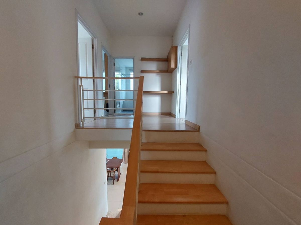 ขายบ้านศรีราชา แหลมฉบัง บ้านบึง : บ้านเดี่ยว ศรีราชา ทำเลดี สังคมคุณภาพ ขนาด66.2 ตรว หลังมุม ราคาต่ำกว่าตลาด 30%  ซื้ออยู่เองหรือปล่อยเช่าก็คุ้ม ใกล้เจพาร์ค