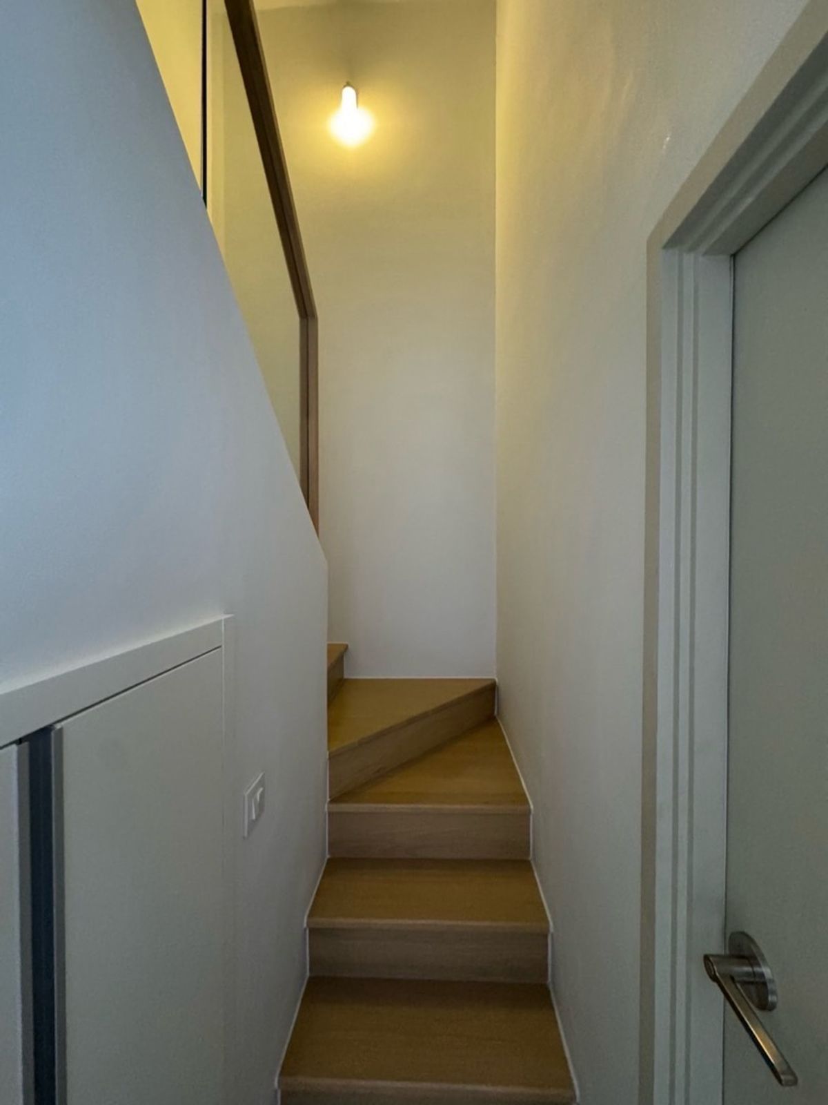 ให้เช่าคอนโดคลองเตย กล้วยน้ำไท : ให้เช่าห้อง Vertiplex 2 ชั้น @ Life Rama 4 - Asoke ชั้น 33 | วิวบางกระเจ้า | เฟอร์ครบ | เพดานสูง โล่ง โปร่ง 2 ห้องนอน 1 ห้องน้ำ ขนาด 52 ตร.ม. | Duplex เพดานสูง