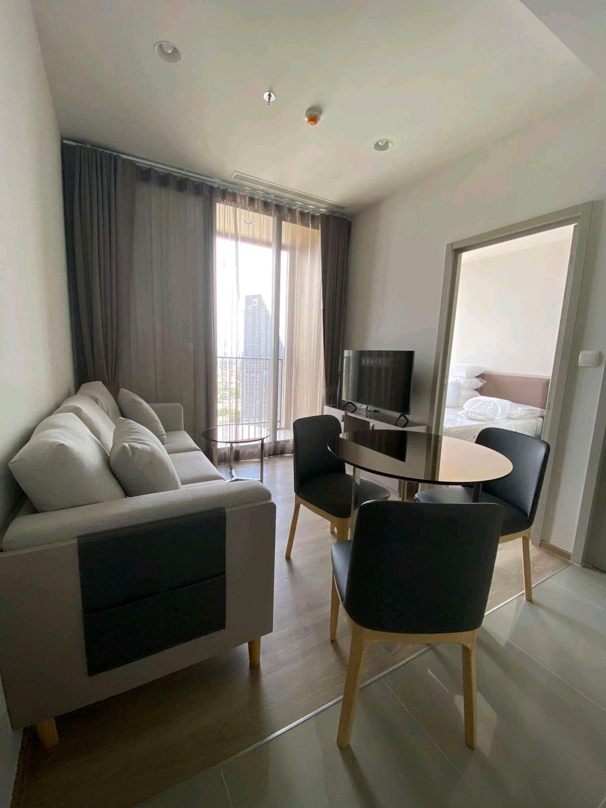 ให้เช่าคอนโดสุขุมวิท อโศก ทองหล่อ : 2 bedrooms 1 bath , 28,000/ month 