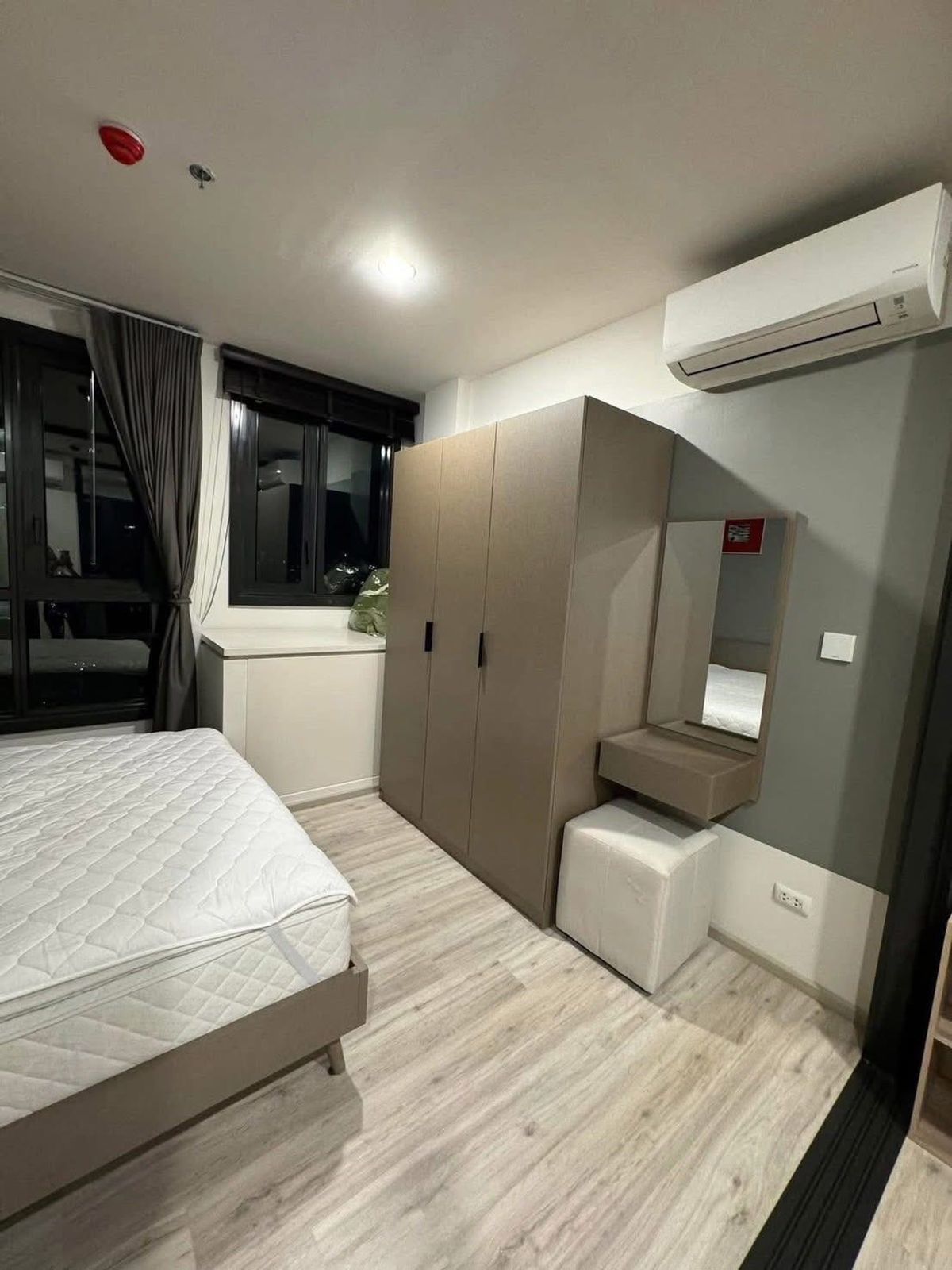 ให้เช่าคอนโดรัชดา ห้วยขวาง : ⚡️ถูกสุดในตึก⚡️Xt Huaikwang 28 Sqm 15,000🔥 ชั้นสูง พัตเตอร์ 0928895628
