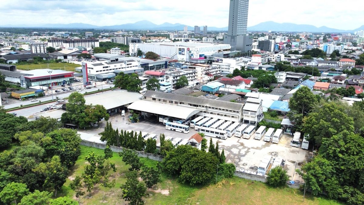 For SaleShowroomRayong : 📍 Land for sale 10 rai on Sukhumvit - Rayong in the heart of Rayong