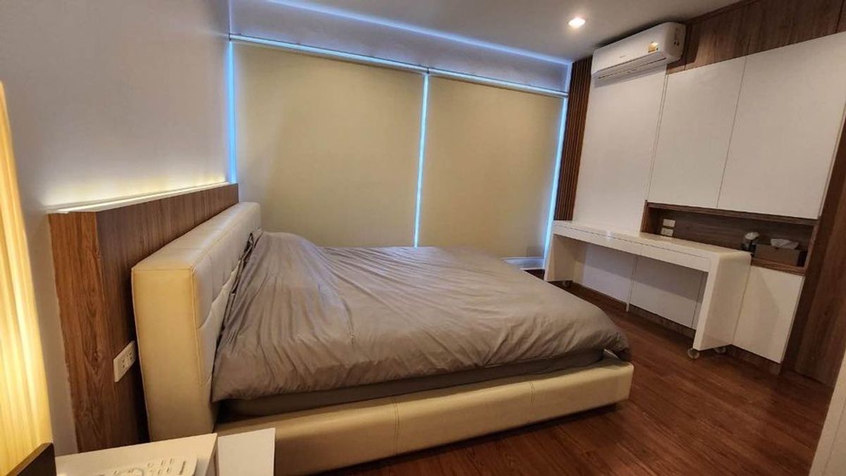 For RentCondoRatchathewi,Phayathai : Baan Klang Krung Siam Pathumwan【𝐑𝐄𝐍𝐓】🔥Classic vibes enhanced with warmth from natural wood tones🔥  Contact Line ID: @hacondo