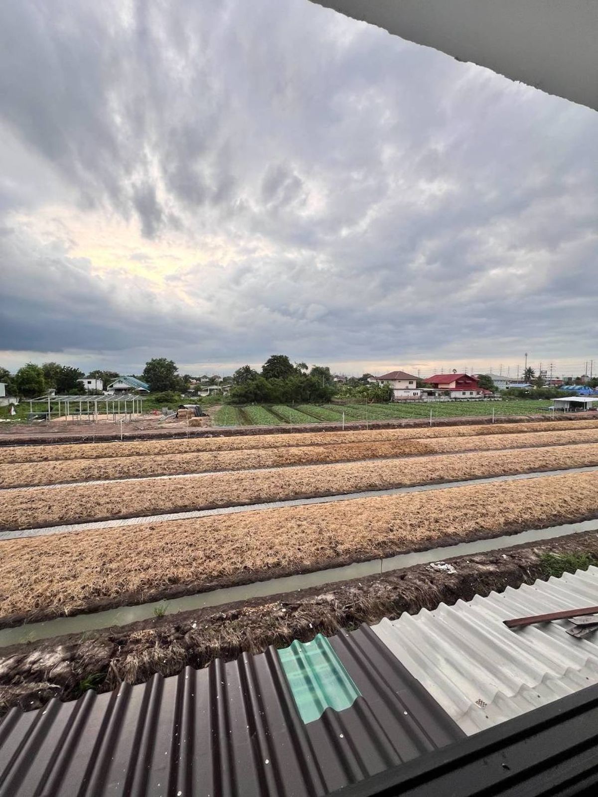 ขายทาวน์โฮมนนทบุรี บางใหญ่ บางบัวทอง : ขายทาวน์เฮ้าส์ 2 ชั้น หมู่บ้านนครทองปาร์ควิว 1 เนื้อที่ 16.6 ตารางวา 2 ห้อง​นอน (ถนนบางกรวย​-ไทรน้อย)​ ตำบลละหาร อำเภอบางบัวทอง จังหวัดนนทบุรี