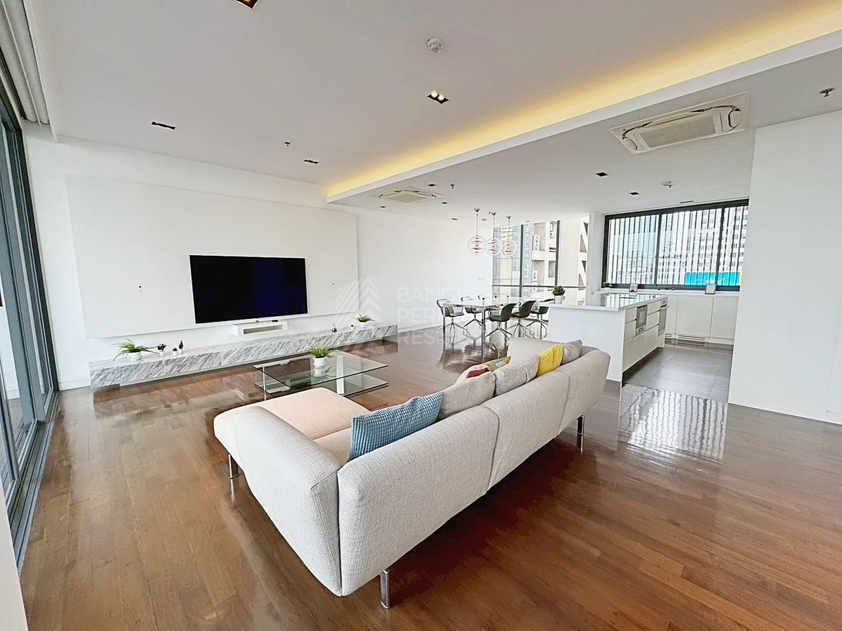 For SaleCondoSukhumvit, Asoke, Thonglor : 🌟 Domus 16 — White Modern Luxury in Central Asoke with Open City View in Sukhumvit Soi 16 
