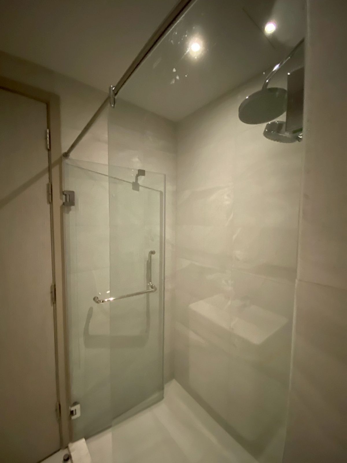 For RentCondoSukhumvit, Asoke, Thonglor : (FOR RENT) RHYTHM Ekkamai I 2-BR, Fully Furnished & Equipped. Near 🚆BTS Ekkamai																									