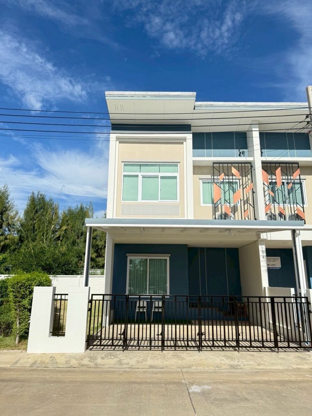 ให้เช่าทาวน์โฮมวิภาวดี ดอนเมือง หลักสี่ : [ให้เช่า] ทาวน์โฮมโครงการ Rasa Luxx Ville (รสา ลักซ์วิลล์ พหลโยธิน 73)
ใกล้สนามบินดอนเมือง และรถไฟฟ้าสายสีเขียว สถานีแยก คปอ.