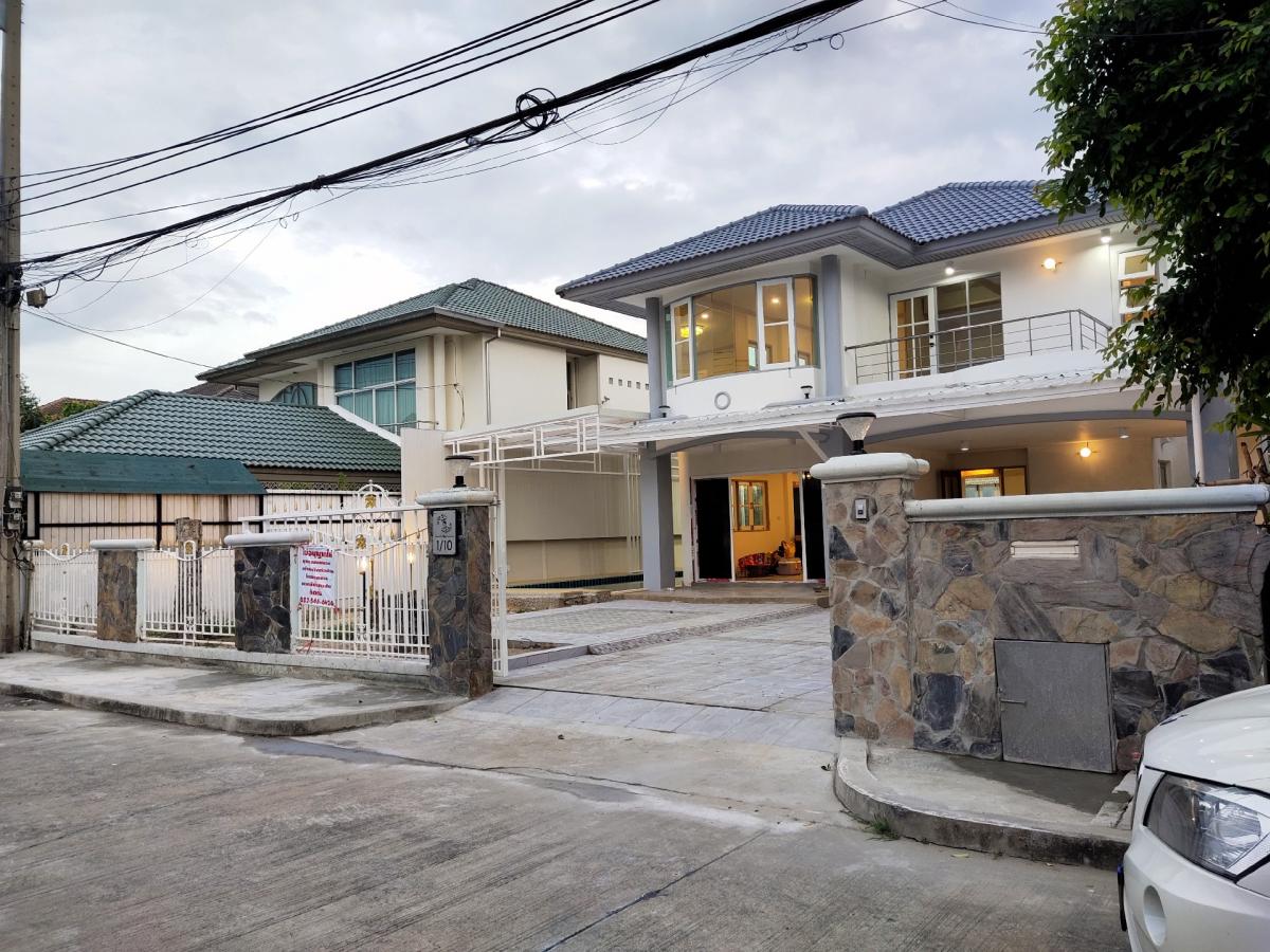 For SaleHouse : ขาย( For Sale)พร้อมสระว่ายน้ำส่วนตัว มีเพียงหลังเดียวในโครงการ ด่วน‼️จอดรถได้ 5-6คัน