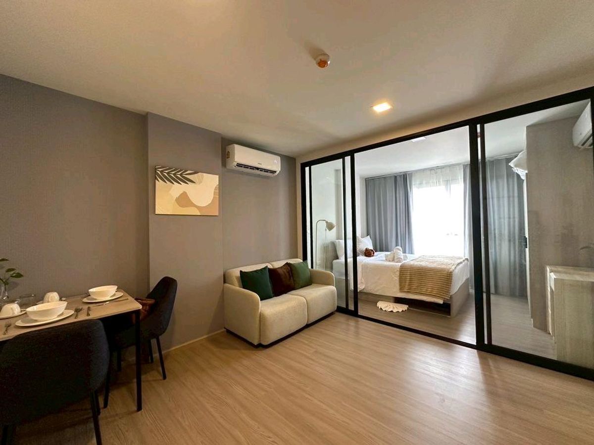 For RentCondoPhuket : Large Living Room for Rent, Nice