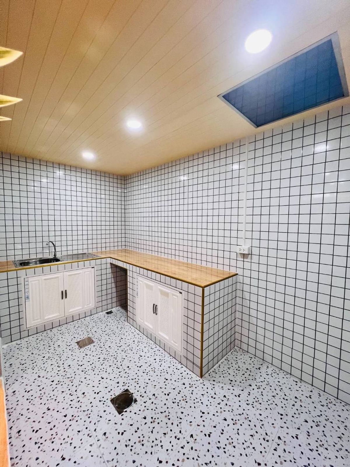 ขายทาวน์โฮมนนทบุรี บางใหญ่ บางบัวทอง : ขายทาวน์เฮ้าส์ 2 ชั้น หมู่บ้านนครทองปาร์ควิว 1 เนื้อที่ 16.6 ตารางวา 2 ห้อง​นอน (ถนนบางกรวย​-ไทรน้อย)​ ตำบลละหาร อำเภอบางบัวทอง จังหวัดนนทบุรี