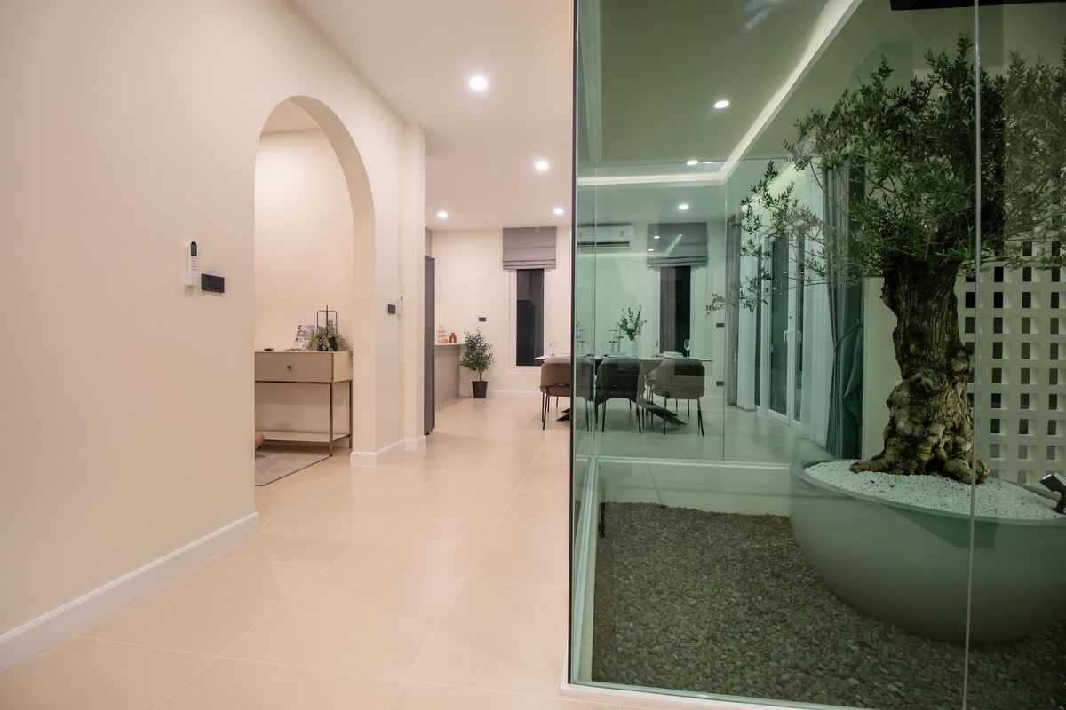 For SaleHouseHuahin, Prachuap Khiri Khan, Pran Buri : Hua Hin, a vacation house Modern design Glass Courtyard Private Swimming Pool No central value