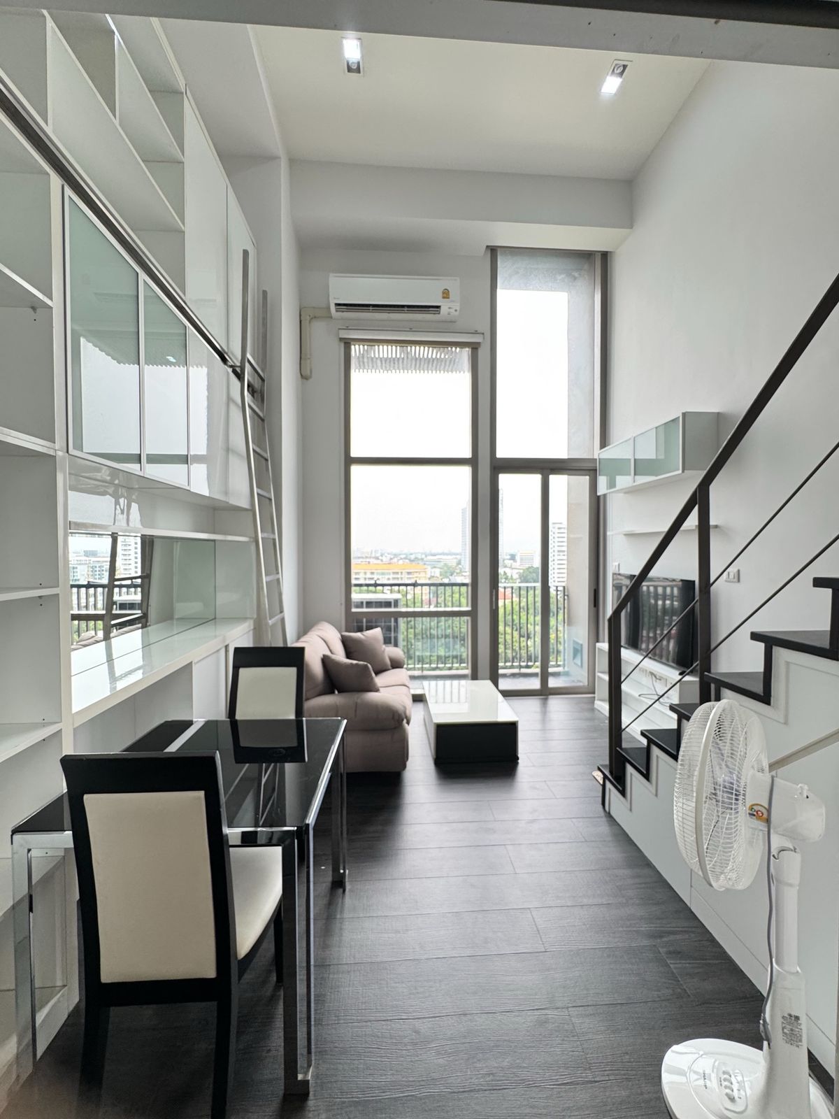 ให้เช่าคอนโดสุขุมวิท อโศก ทองหล่อ : เช่า Duplex Room - Ashton Morph 38 ทองหล่อ - Cat friendly 🐱