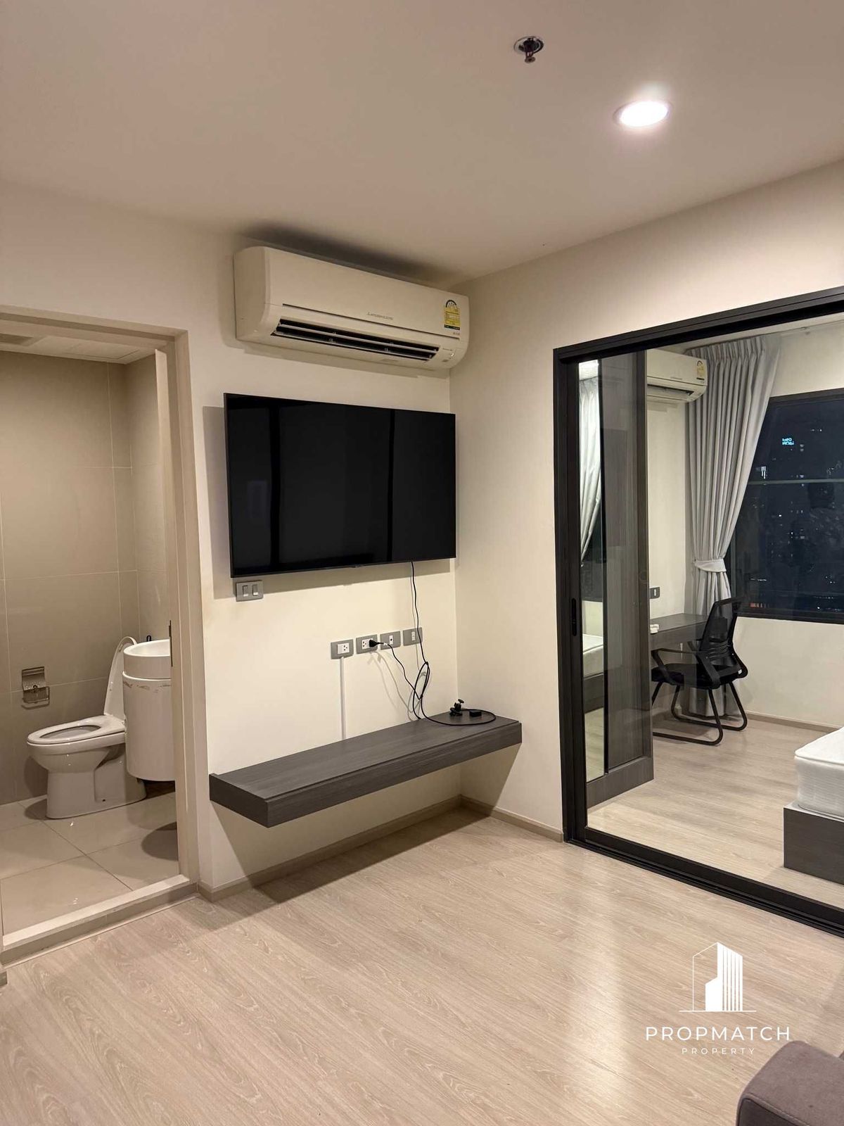 ให้เช่าคอนโดพระราม 9 เพชรบุรีตัดใหม่ RCA : ✨Flash Deal ✨RHYTHM Asoke II( 1Bed 1Bath 28SQM.) แต่งครบพร้อมอยู่ !! เพียง 15,000 บาทต่อเดือน Tel.0981315848 @propmatch