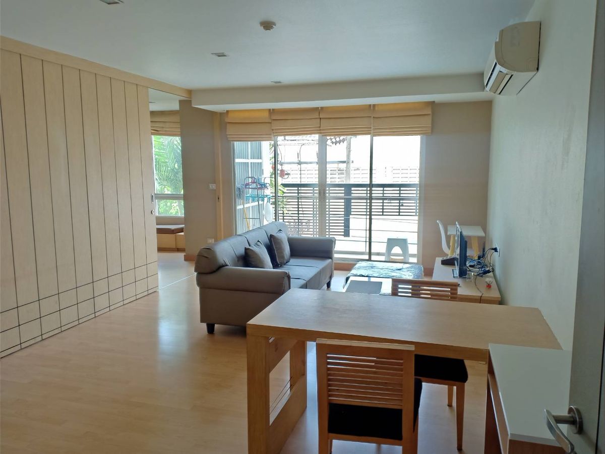 For RentCondoOnnut, Udomsuk : Low floor 1 bed 1 bath 59 sqm condo at Tree Condo Sukhumvit 52 for rent 17,000THB per month, Onnut BTS station