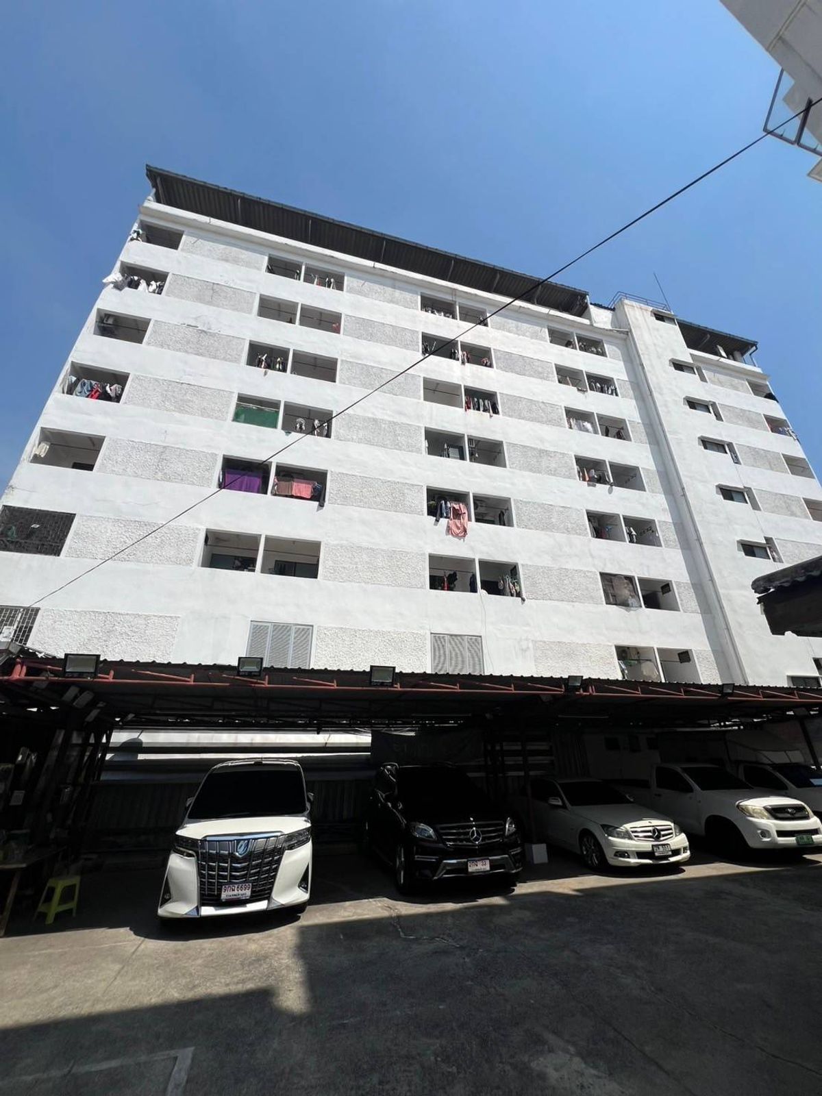 For SaleRamkhamhaeng, Hua Mak : 3 apartments for sale, Ramkhamhaeng 53 and Lat Phrao 112, full tenants, suitable for investment, total land 645 sq.m., Number of rooms 248+.