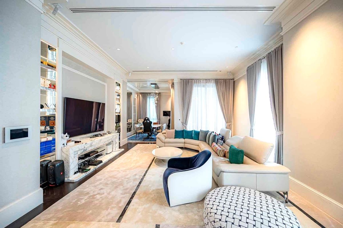 คอนโดวิทยุ ชิดลม หลังสวน : 98 Wireless: 3bed 4bath 263sqm. High Floor Sell: 240,000,000 Rent: 650,000/mth. Am: 0656199198