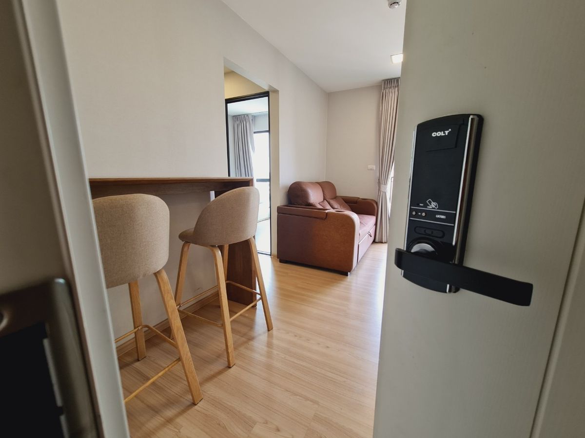 For RentCondoChaengwatana, Muangthong : Hurry up for rent ... a large room, new room, 2 bedrooms, 1 bathroom at Plum Condo, Mix Chaengwattana Station 4, only 15,000 .-/month !!