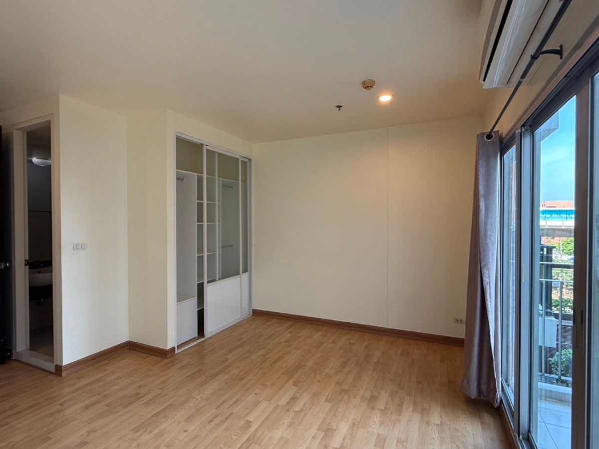CondoThaphra, Talat Phlu, Wutthakat : The Parkland Taksin Thapra【𝐒𝐄𝐋𝐋 & 𝐑𝐄𝐍𝐓】🔥This room is decorated in a simple style but every corner is full of joy. A relaxing corner is waiting for you🔥  Contact Line ID: @hacondo