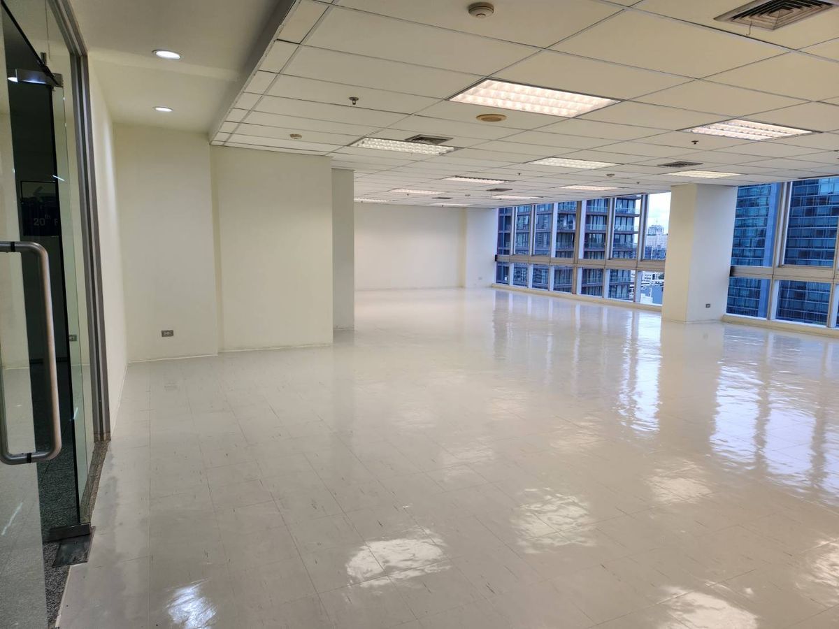 For RentOfficeSukhumvit, Asoke, Thonglor :  Office next to the main road, Soi Thonglor, for rent!!!