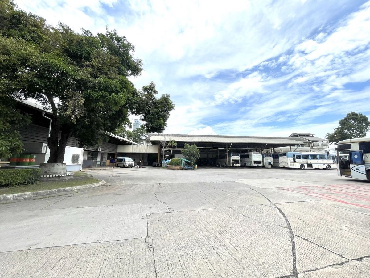 For SaleShowroomRayong : 📍 Land for sale 10 rai on Sukhumvit - Rayong in the heart of Rayong