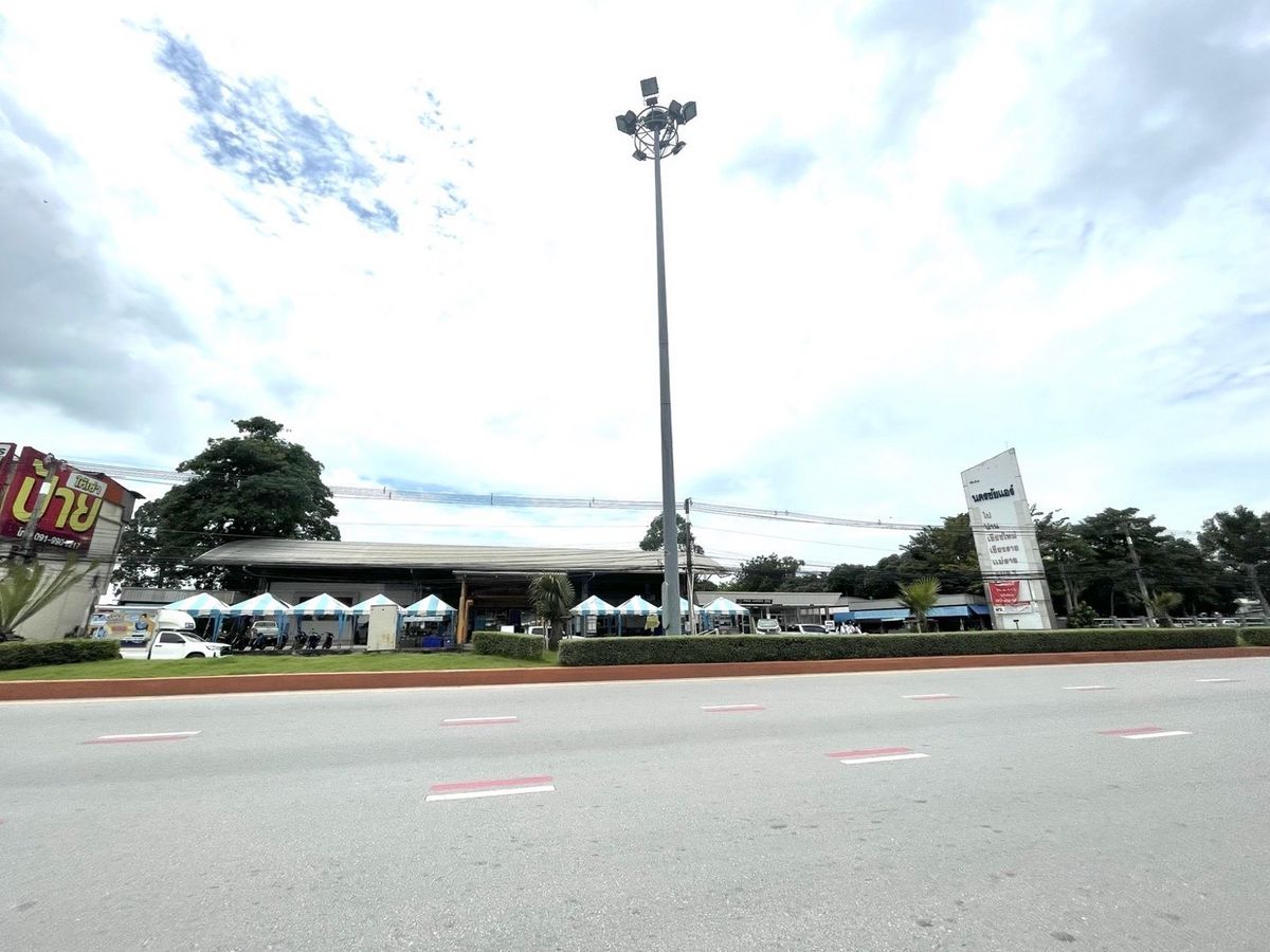 For SaleShowroomRayong : 📍 Land for sale 10 rai on Sukhumvit - Rayong in the heart of Rayong