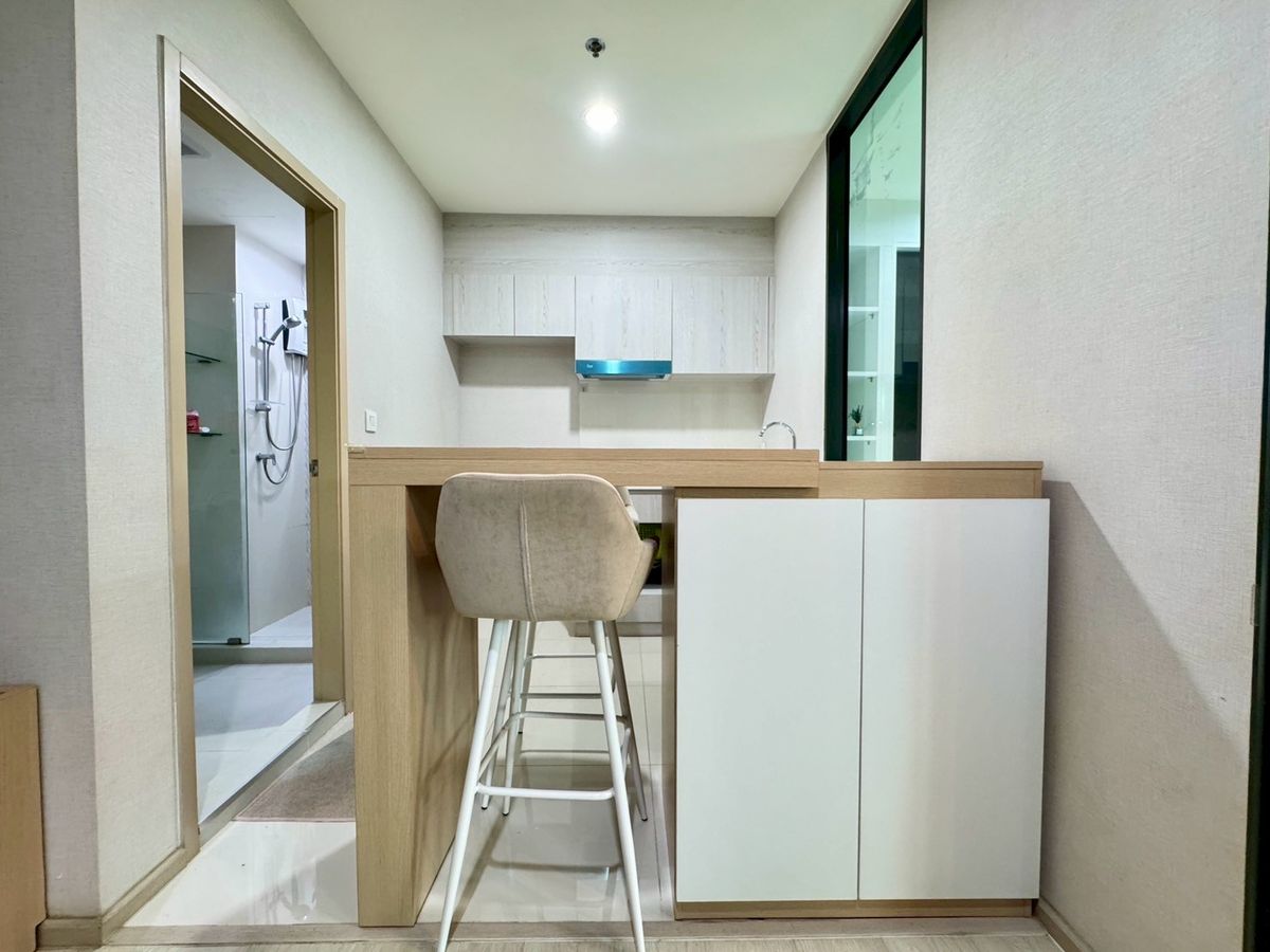 ขายคอนโดปิ่นเกล้า จรัญสนิทวงศ์ : ด่วนหลุดจอง! ห้องสวย ขายถูกสุด คอนโดไลฟ์ปิ่นเกล้า Life Pinklao 1ห้องนอน 35.08 ตร.ม. ชั้น5 วิวสวนสีเขียว ไม่เคยปล่อยเช่า แถมเฟอร์นิเจอร์ และเครื่องใช้ไฟฟ้า  ขายถูกสุดในโครงการ